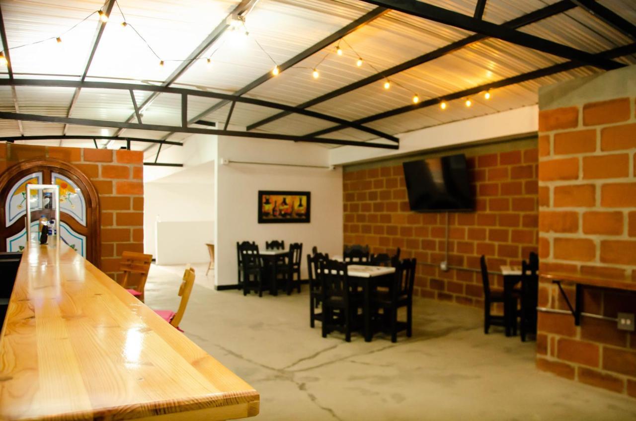 Casa Hotel Los Arboles 벨로 외부 사진